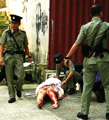 老妇<em>少女</em>遭利刀穿心<em>剖腹</em>