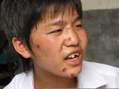 16歲少年在鋼管長刀脅迫下落難