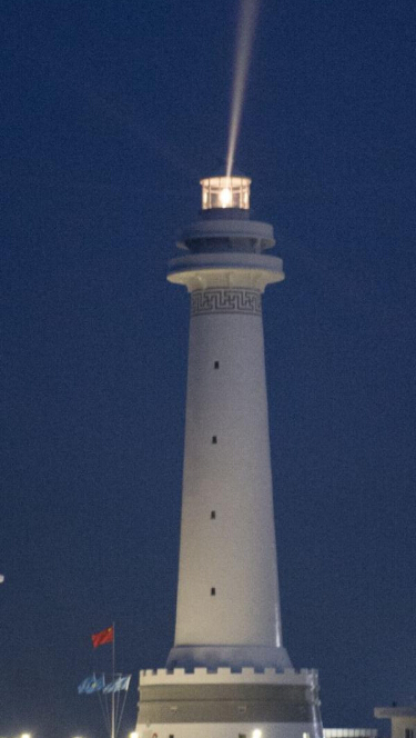 中国南海两座灯塔竣工发光 射程22海里 - 快讯