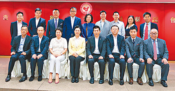 �����A�y�����ݪL��@��C