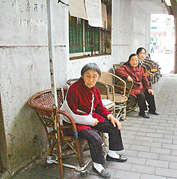 �������U�ȱƶ��ɥi�𮧡A�箦�ƷǳƤF�@�ǴȤl�C �������y�ǯu