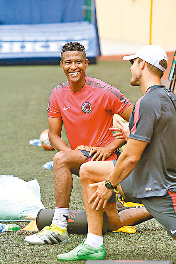 ����F(��)�b��������C��ӫn ��