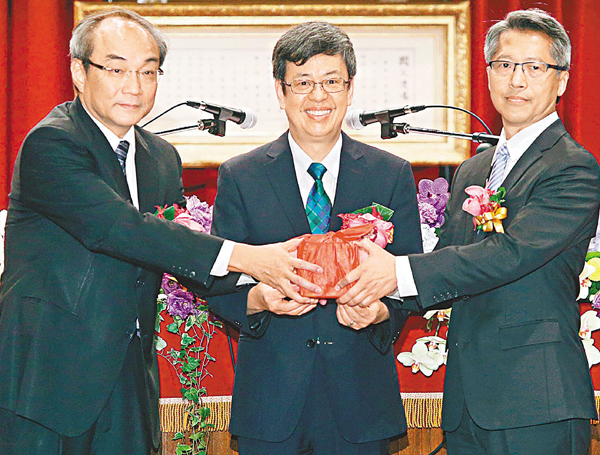 ���x�W�u����|�|���v�汵��§���A�u�N�z�|���v���ƴˡ]���^�N�L�H�浹�u�s���|���v���T���]�k�^�C������