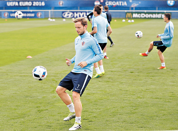 �����ǭ}���O�Jù�a�Ȥ����䤤�@����e�a�C�@ �k�s��