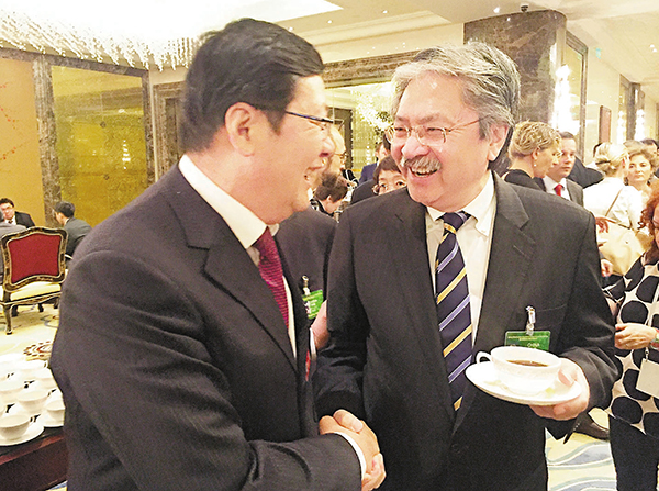 �����T�ئb�~�|�W�P��a�]�F���������~����͡C �F���s�D�B