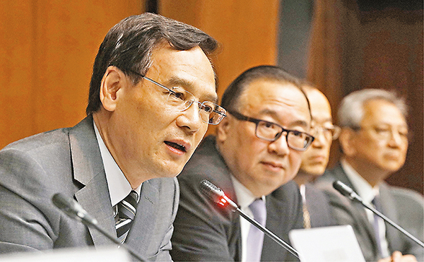 高鐵延誤 罪在「周韋瞞」