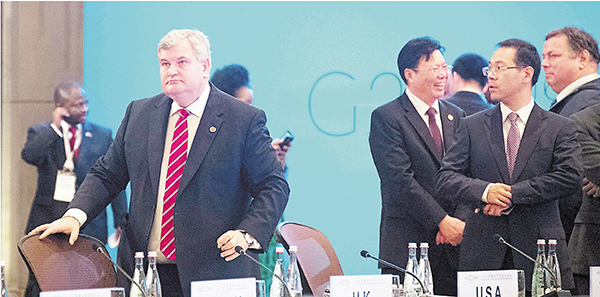 ■英國貿易及投資大臣普睿勳爵（左）出席G20貿易部長會議。法新社