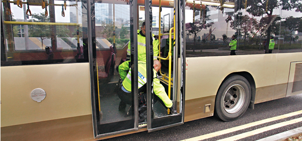 �����~2��A�@�W�k���ȭ�5M�u�E�ڡA�æ]����í�ߤ⼲�z���������A�^�X���~���ˡC��ƹϤ�