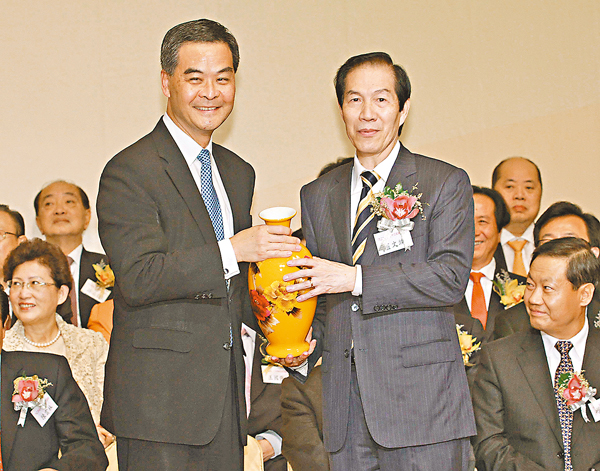 ���c��ݩ�u�y�E�G�@�ѡz20�P�~�Ϥ��i�v�}��§�W�A�{�o�����~���D§�Ż��箶�^�C