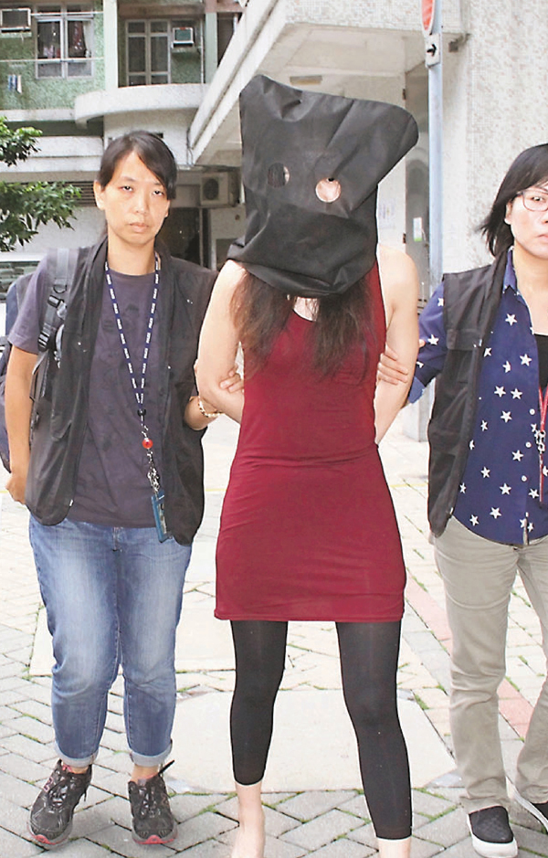 ���פ��ߤ@�k�åǺít�d�ƫe�u��u�v�C