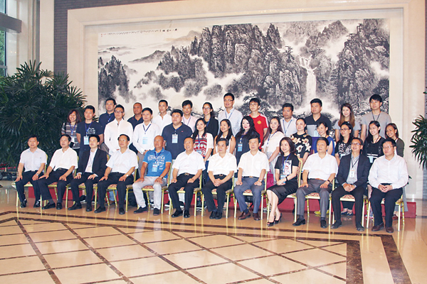 ���w���٬F�������ɻP��D�C�~���ΦX�v�d���C �O�̻��� ��