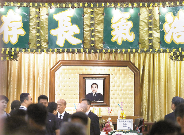 ���\�ӳǬQ��b��ꩥ@���l���]�]�F�A��T�h�O�u�E����s�v�C �B���v  ��