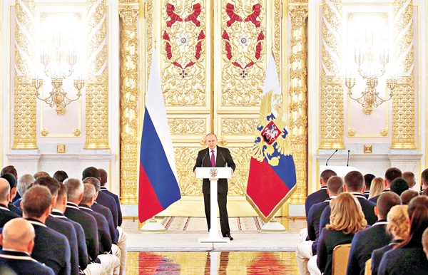 �����ʦb�J���i�L�c�����Xù���B�ʭ��C ���z��