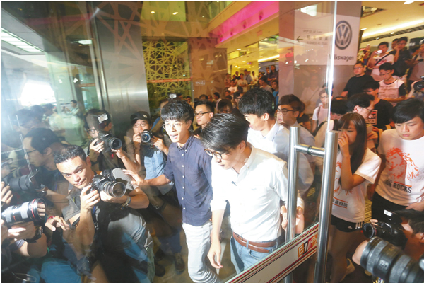 �����ѿ�Ӱ��N���u��W�v���u���g���D�e�u�v�o���H��ѵa�A�Q��׳Q�s�ɪF���|�D�����w�䴣�W�L�ġC ������  ��