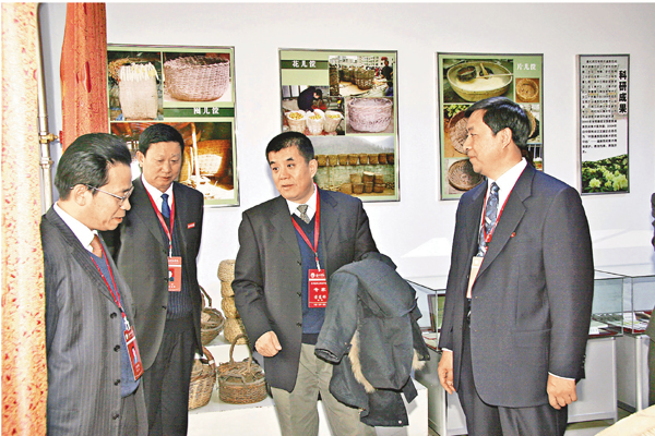 ���ŹD�l�b�u�@���A�ѥ[��u�s´���U��ƽլ�C