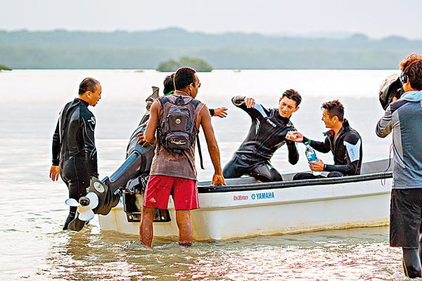 ���d�_���B���ư��Q��W��C