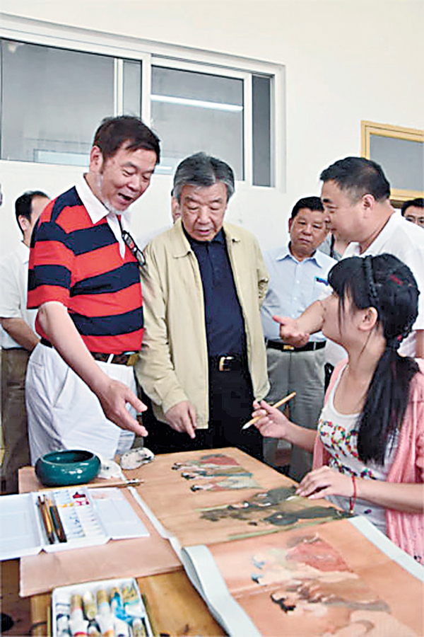 ������F��ƥD�u�c�i�u���v�u�P�i���|�D�q�����c�a�o�i�v�լ�զb���B�p�լ�C�Ϭ��c�i�u(���G)�b���N�Ұ�P�ǥͥ�y�C ���W�Ϥ�