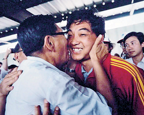 ��1984�~�A�\���p�ܱo����b���B�|���v�W���T���P�C�ɥ����إ�����|�`�|�ƥD�u�����V�\���p���P�C �s�ت�