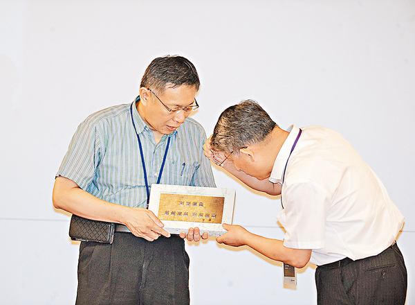 ���x�_�����_����]���^�X�u�����׾��w��߮b�A�L�P�ؤW�����e�`�e�F���L�]�k�^�W����]�r���C ������