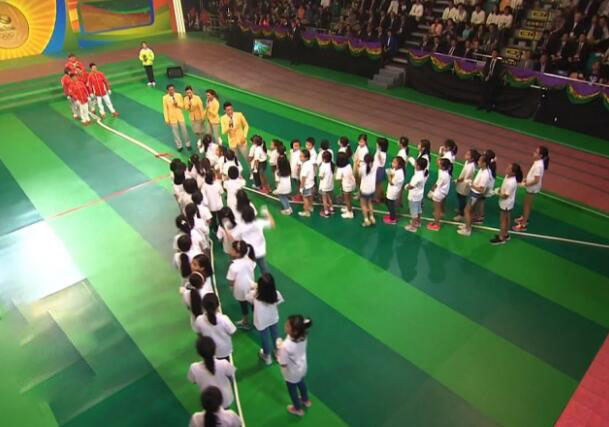 國家奧運代表出席綜藝節目 舉重選手與50名小童拔河