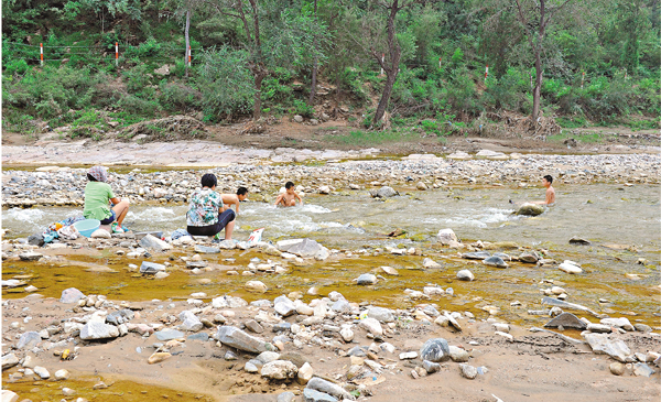 ���^���e��_�F���骺���R�C  �O���U�j�P ��