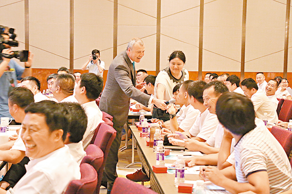 �����B���P���h�q�����ʡC ���������ǯu