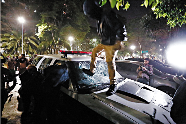 �ܫª̷�ĵ��