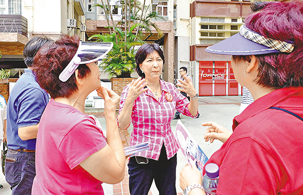 �����R�廡�A����{�Ʊ�b���|���𨫩Ҧ��Ϲﬣ�C fb�Ϥ�