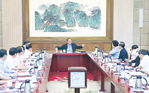 �����@�����F�v���`�e�B����F��D�u�\���n�M���b�ʥD���l�}�լ��Ӯy�ͷ|�A�N�`�J���i�s�������ƫب��m���C �s�ت�