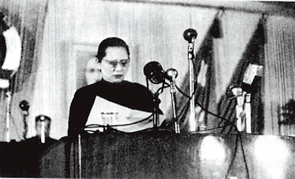 �����y�֦b�Ĥ@���F��|ĳ�C ��ƹϤ�