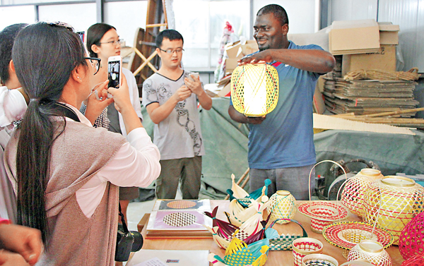 ���F�ڮi�ܨ�OŢ�@�~�C �O�̧��L ��