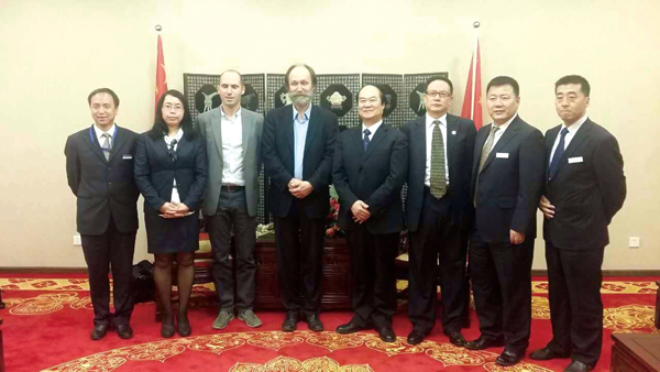 ���j�D�]�k�|�^�P�I���Q��a�ժ��]�]��Laszlo CSORBA�]���|�^�y�ͥ�y�A����إߤͦn�]�C