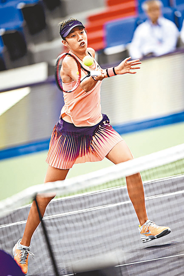 ���n�ϤU�b���դJ�ݹF�]����^�����žԡC��ӫn  ��