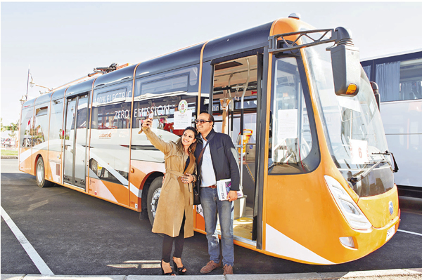 �����Գؤ�����ܤƤj�|�����A�Ӧۤ��ꪺ�Q�X���q�����O���樮�u�W�^�v�C �s�ت�