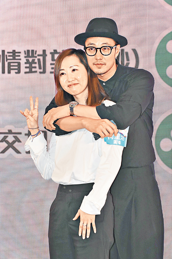 ��Ĭ����q�����ӯ����C