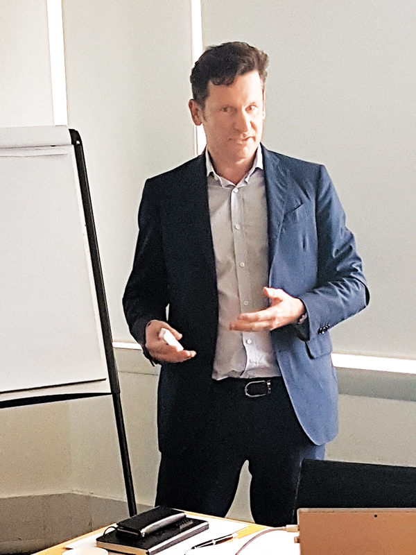 ThinxtraȬw`gzMurray HankinsonC O̼ڶ  