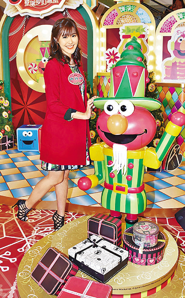 ���B�ت��ӻ{�ۤv�̷RElmo�C