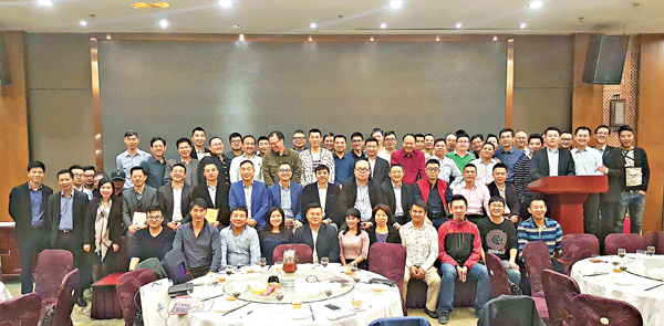 ���u�Ĥ@���`�䪫�y���p�׾¡v�b�`�`�|��A�ĤG�ƥk�����F���B�q���ƪ����P�C �O�̧����E  ��