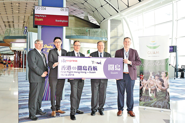 ������-���q����y������