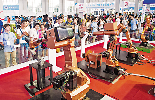 ��2017�~����u�~�M�H���Ƥu�@�|ĳ�z�S�A���~�N������I�u����s�y2025�v�A����H���~�N�O���I�o�i���ءC�Ϭ����a�@�Ӿ���H�δ���s�y�˳Ƴ����|�C ��ƹϤ�