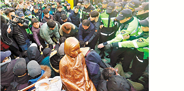 �������ΤH�h���Ӥ֤k���A�O��ĵ��C �k�s��