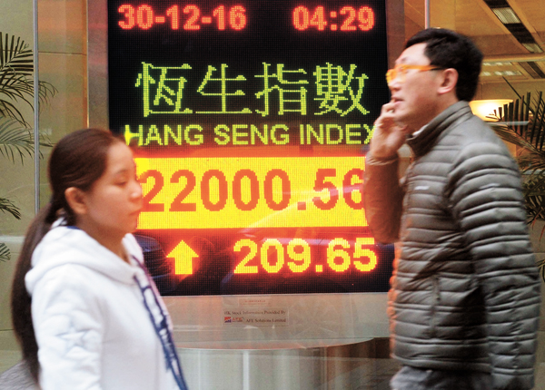 ����Ѥ��~�̫�@�ӥ����A�b�u�����o���v�R�L����U�y�n�C ���s��