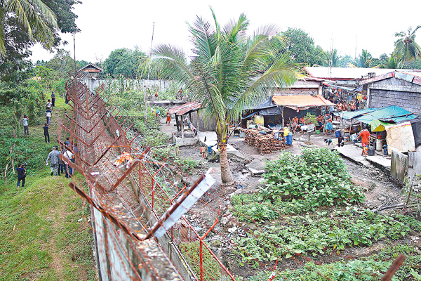 ��ĵ���b�_�����ڦ��Ϻʺ��~�j���k�ǡC�k�s��