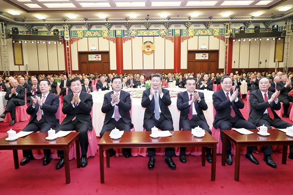 ��2016�~12��30�����F��s�~���ܷ|�C�ҩM��a��ɤH�ߪ񥭡B���J�j�B�i�w���B�\���n�B�B���s�B�����s�B�i���R�X�u���ܷ|���[�ݺt�X�C �s�ت�