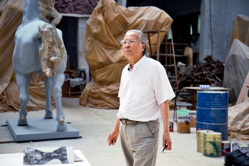 叶毓山是中国当代知名雕塑家。