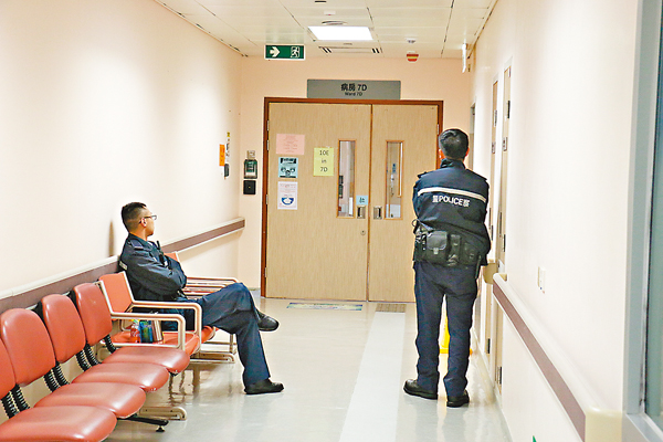 ���A�ƤE�s��|�f�Х~�Q����ĵ���ݦu�C