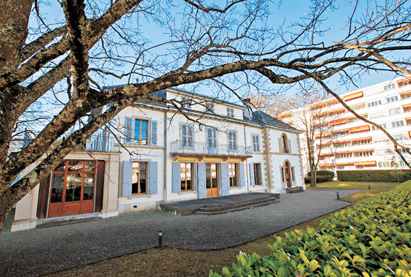 ������h����Ĭ�ˤp������s�O�֡C �s�ت�