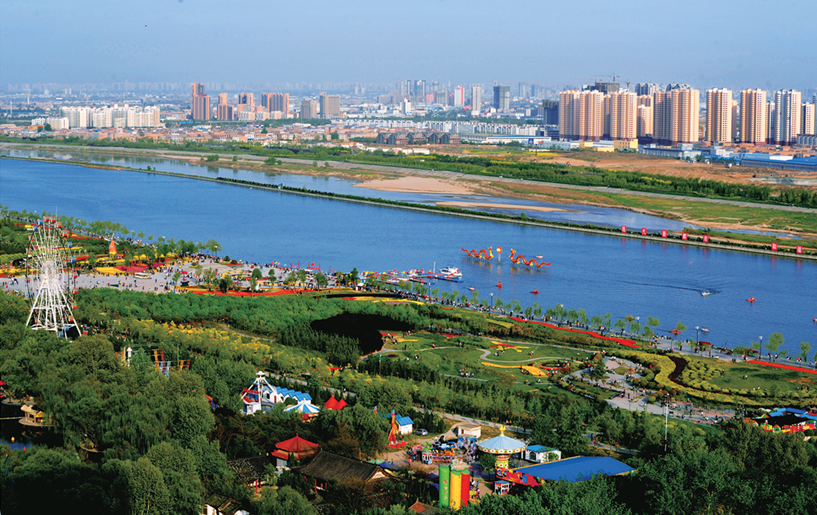 陕西境内的渭河,现已成为百姓休闲的圣地.(陕西传真)