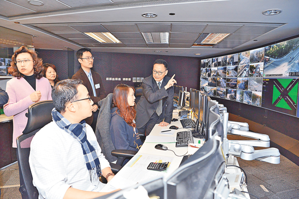 ���i�����]�k�@�^���[�B��p�G�Q�|�p�ɺ��ƬG��q��դ��ߡAť��¾�����Ф��߹B�@�C