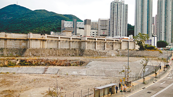 �����˧|��1������700���800����A�������`���O�ʻ����C ��ƹϤ�